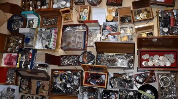 Italia. Poliția a descoperit în locuinţa unui pensionar o „comoară” estimată la 6 milioane de euro: Au fost furate pe rând, în ultimii 20 de ani - VIDEO