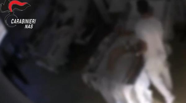 Azilul ororilor din Italia: Îngrijitori acuzați că maltratau, jigneau și umileau pensionarii