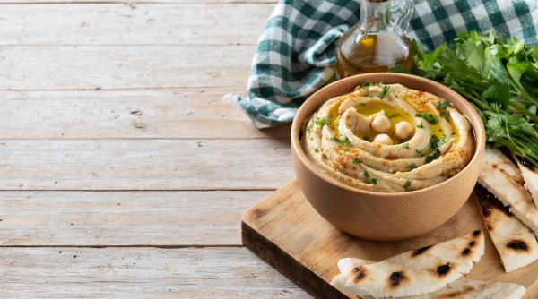 Mutabal, o cremă de vinete cu un gust delicios! Încearcă această rețetă ieftină și rapidă, cu doar 40 de calorii