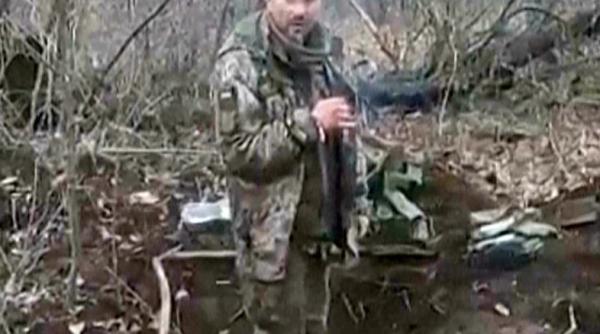 Soldatul cu ţigara executat de ruşi în Ucraina, originar din Chişinău. Republica Moldova invocă o crimă de război