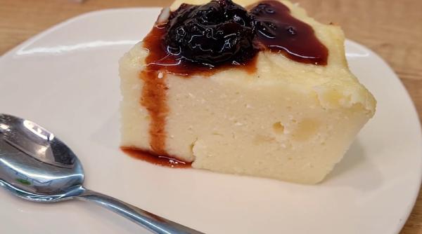 Budincă de griș. Prăjitura mai bună decât orice! Adu-ți aminte de gustul copilăriei și pregătește acest preparat chiar azi!