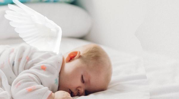 Povestea tristă a micuței Giulia: s-a stins din viață din cauză că familia a abandonat-o din primele clipe. Mama anchetată