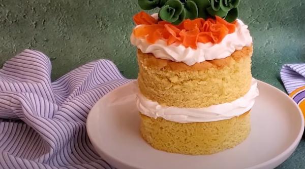 Tort super pufos din doar trei ingrediente pe care sigur le ai în bucătărie. Prepară această rețetă veche din Italia și te vei linge pe degete