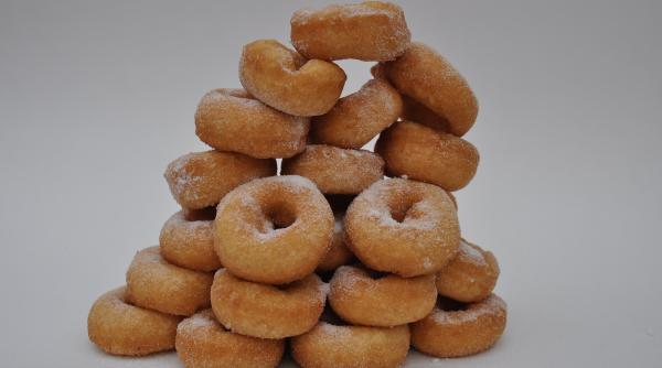 Rosquillas, gogoși pufoase spaniole. Rețeta simplă cu ingredientele pe care le aveți deja în casă. Așa bune n-ai mai mâncat!