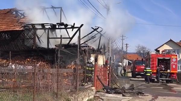 20.000 de euro, făcuţi scrum. Un român și-a dat singur foc la avere