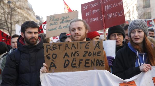 Bilanțul protestelor violente din Franța: 457 de arestări, 441 de poliţişti şi jandarmi răniţi 