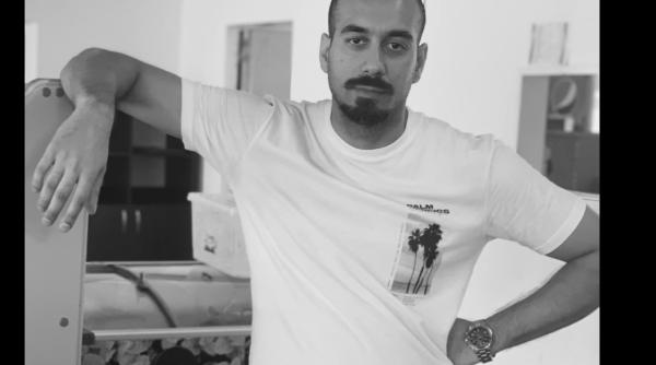 A murit Ionuț, tânărul care s-a întors din străinătate pentru a trata o infecție la măsea. Familia îi acuză pe medici