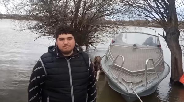 Român salvat de polițiștii de frontieră din Odesa după ce barca sa s-a scufundat în apele Ucrainei / Video