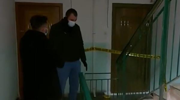 Un bărbat de 76 de ani a trăit în casă 13 ani cu cadavrul mamei sale, pe care îl îmbălsămase cu substanțe speciale