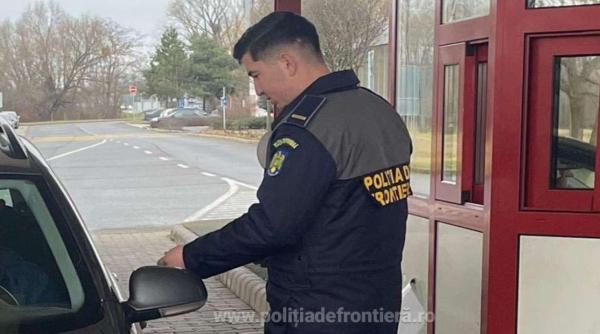 Polițiștii amenință că vor bloca vămile de Paște. Românii din diaspora, din nou victime într-un război politic