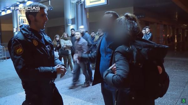 Spania. Doi români și un spaniol arestați pentru falsificarea documentelor de protecție a refugiaților. Câștigau sume imense