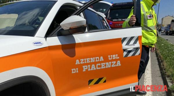 Sfârșit cumplit pentru un român din Italia: a făcut infarct într-o stație de autobuz din Piacenza