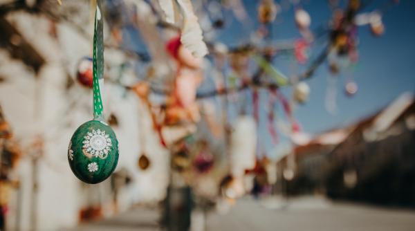 Unde își petrec românii Paștele și care sunt prețurile anului 2023. Un cuplu a plătit 46.800 de euro pentru vacanță