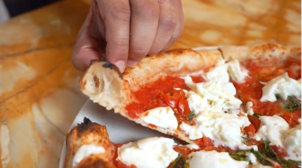 Răsturnare de situație: Pizza şi carbonara sunt preparate americane, nu italiene, susţine un istoric italian