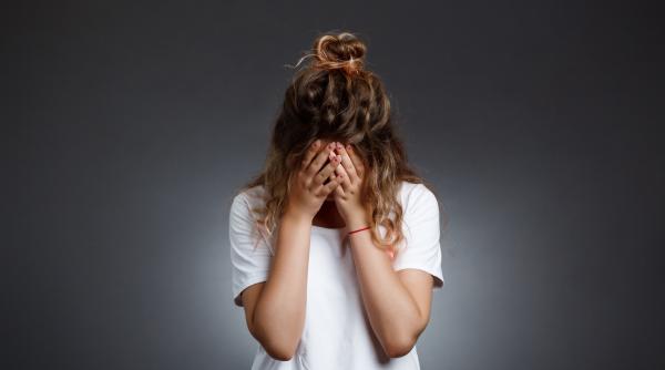 Italia. Româncă drogată și obligată să se prostitueze: Un conațional a fost arestat, după ce a amenințat-o că o desfigurează cu acid