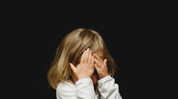 Guvernul britanic, dur criticat pentru că a respins cererile de interzicere a pedepsirii fizice a copiilor în Anglia. Părinții: Trebuie să punem capăt acestei anomalii juridice