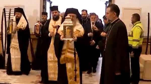 Lumina Sfântă de la Ierusalim a ajuns în România