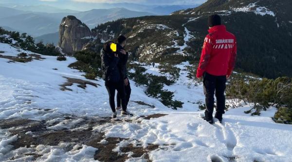 Doi tineri români, găsiți de salvamontişti înghețați: "Echipamentul ne-a șocat"