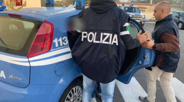 Un șofer român a creat panică pe o autostradă din Italia: Oprit forțat de polițiști după o manevră ca în filme