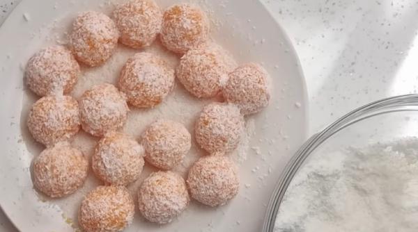 Biluțe dulci de morcovi din doar trei ingrediente. Un desert sănătos minunat, fără coacere, gata imediat!