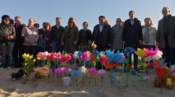 Moartea lui Raul a lăsat Belgia în lacrimi: Sute de cetățeni l-au comemorat pe băiețelul român, găsit fără viață într-o geantă sport, pe fundul unui lac - FOTO