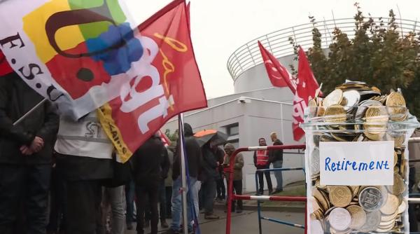 Franța. Protestatarii iau cu asalt clădirea Paris Euronext în semn de furie față de legea pensiilor