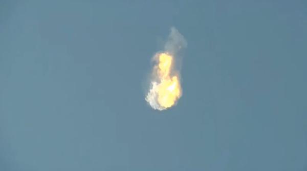 Racheta lui Elon Musk a explodat, la doar câteva minute după ce a fost lansată: Starship a fost dezvoltată pentru a realiza călătorii spre Lună şi Marte - VIDEO