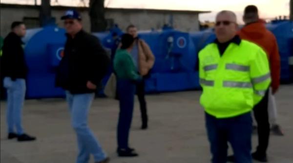 Comisarii Gărzii de Mediu, bătuți și sechestrați de primarul unei comune: veniseră în control la ferma fiului său