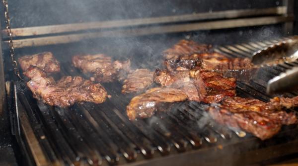 Asta e cea mai bună marinată pentru carne la grătar. Vei face senzație la grătarul de 1 mai