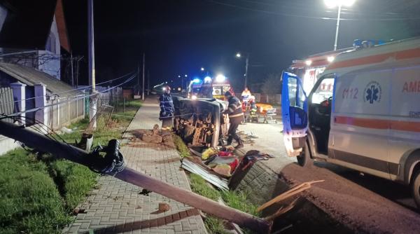 Doi tineri de 15 și 21 de ani au murit la Iași, duminică dimineață, după un accident grav 