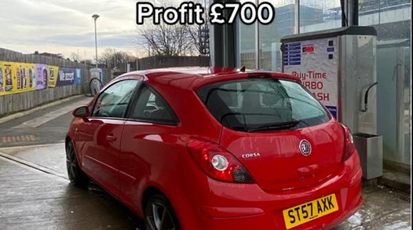 Afacere de zile mari pentru un adolescent: A cumpărat o mașină de pe Facebook cu 400 de lire sterline și a vândut-o cu 1.200