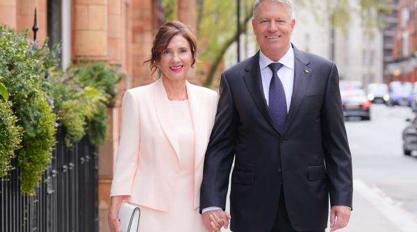 Klaus Iohannis a ajuns la Londra, unde participă la încoronarea Regelui Charles al III-lea: „Un moment istoric!”