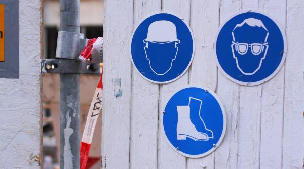 Loc de muncă plătit cu 700 de lei pe zi, două mese și bani pentru chirie. Ce trebuie să faci pentru a încasa banii