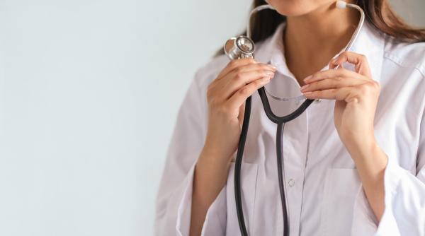 O doctoriță româncă și-a pierdut viața subit, între cabinet și sala de operație