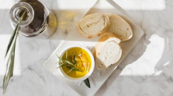 Unt aromat condimentat cu gust de rai. Dacă vrei să te lingi pe degete, gătește această rețetă rapidă 