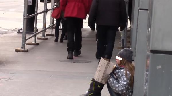 Drama unei fetițe românce din Portugalia: Vândută de două ori de mama sa și dusă la cerșit