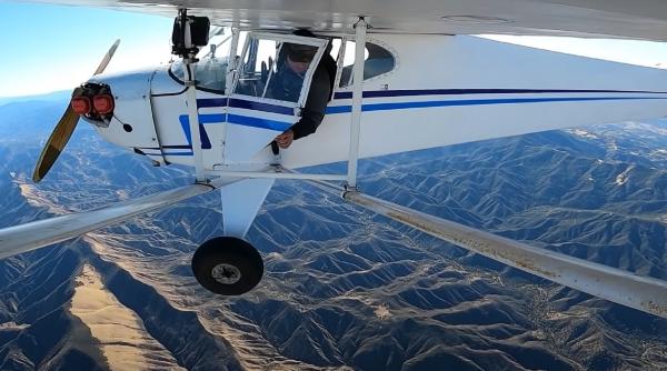 Un YouTuber şi-a orchestrat propriul accident: Momentul în care și-a prăbușit intenționat avionul, pentru vizualizări pe Youtube - VIDEO