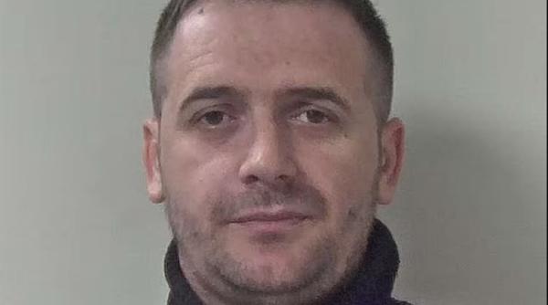 Român încarcerat în Marea Britanie, după ce a băgat patru adolescenți „într-un sicriu“, în duba sa