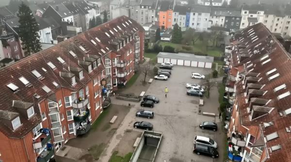 Sute de români, în condiții precare în Germania. Conaționalii îi „terorizează” pe locatari: „Aruncă gunoiul pe fereastră, ba chiar își fac nevoile de la geam”