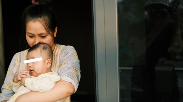 Escrocii de vize oferă bărbaților britanici 10.000 de lire sterline pentru a pretinde că-s tații copiilor migranților