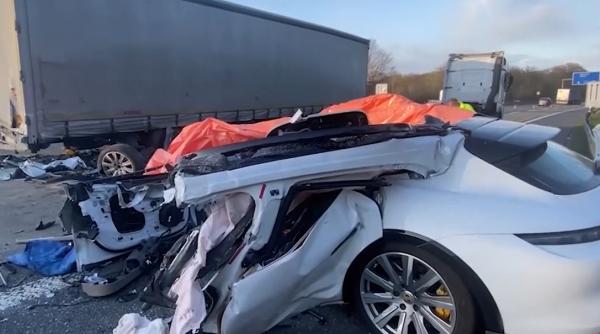 Tragedie în județul Mehedinți: trei tineri, în vârstă de 18, 19 și 22 de ani, și-au pierdut viața în urma unui cumplit accident produs cu un TIR