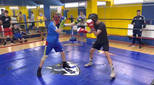 Românul Fabian Stroe îl va înfrunta pe pugilistul spaniol David Garcia în semifinalele Boxeam