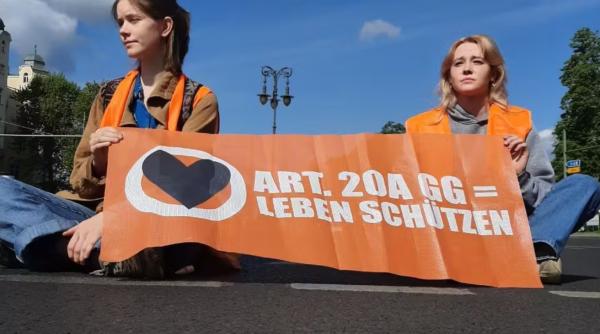 Germania. Haos în Berlin, după ce activiştii pentru climă au blocat traficul din mai multe puncte 