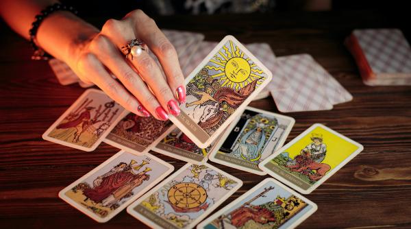 Horoscop tarot. Descoperă cartea de tarot care va sculpta destinul tău și ce influențe mistice are asupra fiecărei zodii