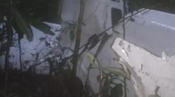 Un bebeluș și alți trei copii, găsiți în viață la 17 zile după ce un avion s-a prăbușit. Niciun adult nu a supraviețuit