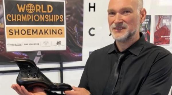 Un român se numără printre cei mai apreciați pantofari ai lumii. Victor Vulpe a încântat privirile juriului din Londra