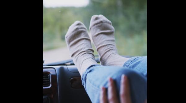 Germania. Tânăr român, prins „zburând“ cu 140 km/h într-o zonă limitată la 50: Era cu fratele de 2 ani, fără scaun de siguranță