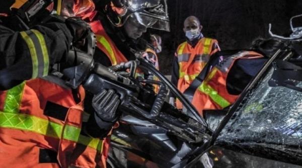 Franța. Doi români, grav răniți după un accident cu duba în care se aflau: unul dintre ei este în stare critică