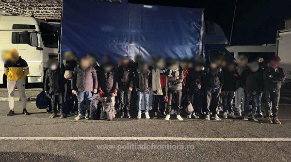 Italia. Zece pasageri arestați în două săptămâni: transportau 35 de migranți în situație neregulamentară