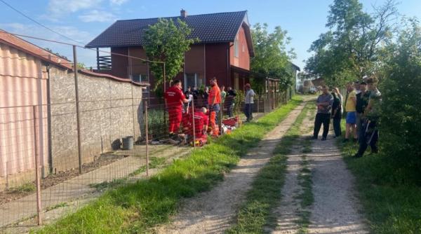 Tragedie pentru o familie de români: Un bărbat a murit în fața soției, după ce s-a electrocutat în timp ce tăia iarba